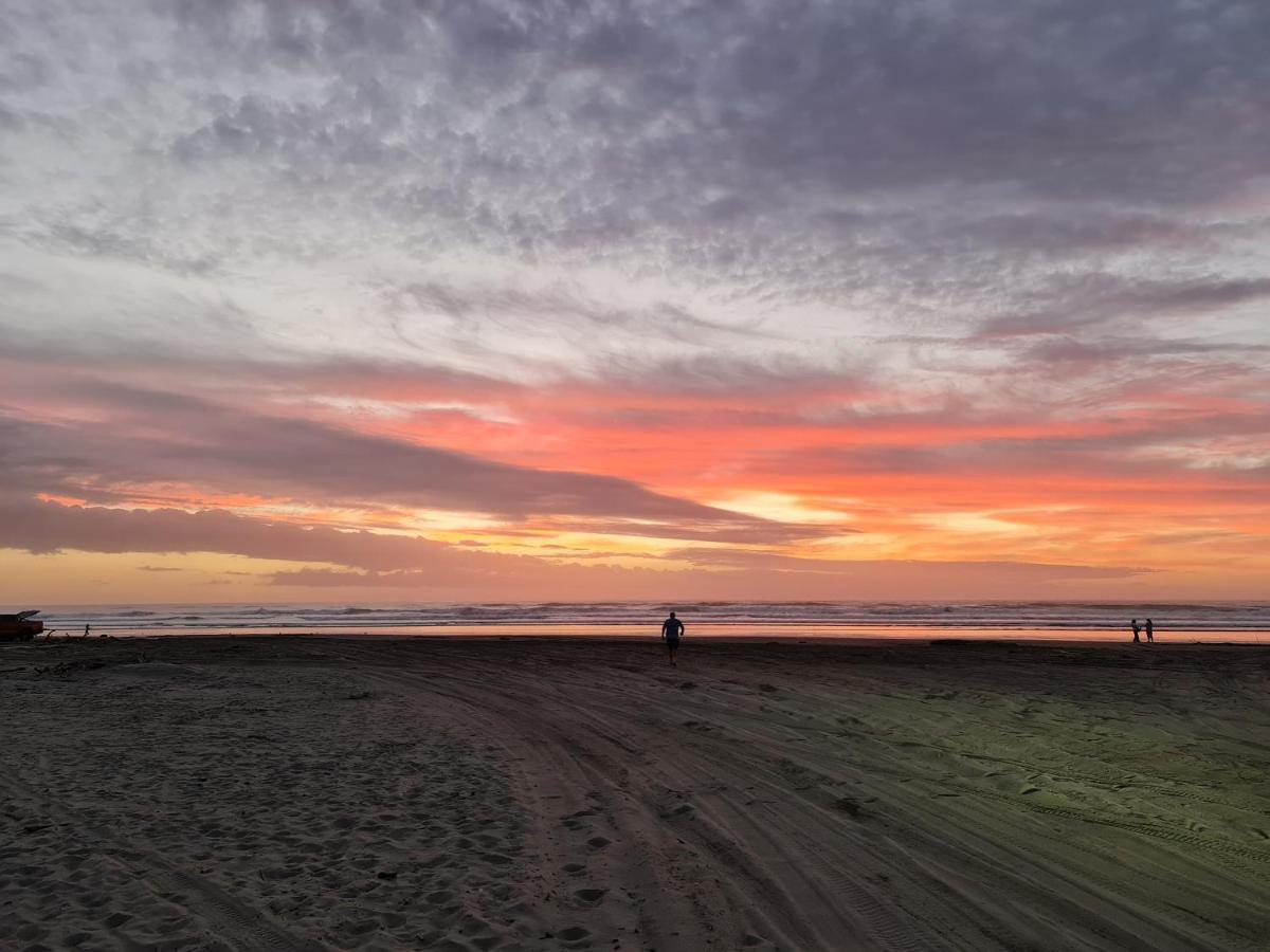 #40 At The Beach Waitarere Extérieur photo